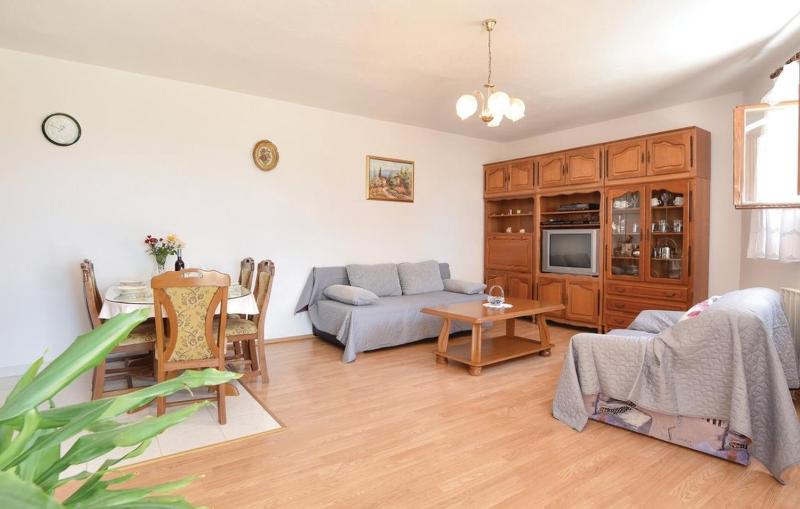 Family friendly apartments with a swimming pool Podstrana Split - 13828 - image 13