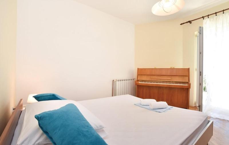 Family friendly apartments with a swimming pool Podstrana Split - 13828 - image 19