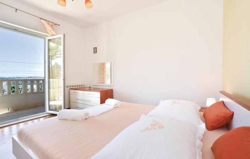 Family friendly apartments with a swimming pool Podstrana Split - 13828 - image 15