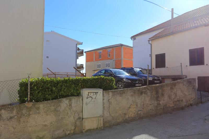 One-Bedroom Apartment with Terrace image 3