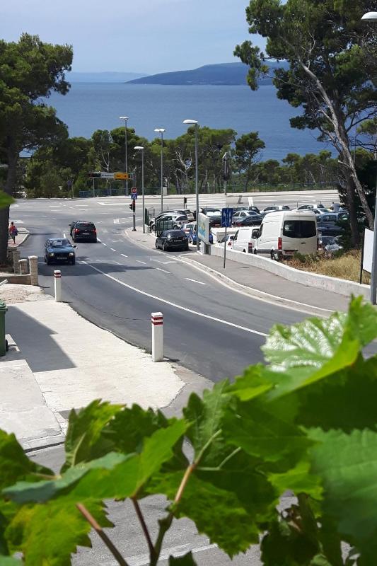Apartments with a parking space Makarska - 13912 - image 6