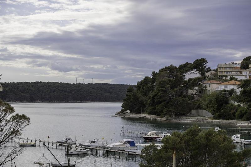 Three-Bedroom Apartment with Terrace and Sea View image 4