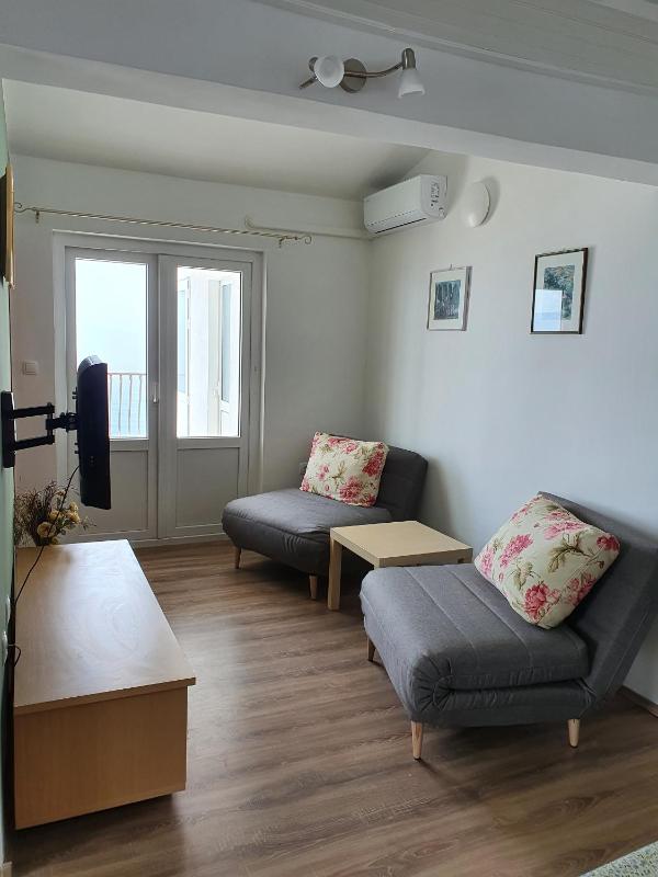 Two-Bedroom Apartment with Terrace and Sea View image 1