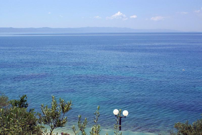 One-Bedroom Apartment with Terrace and Sea View image 2