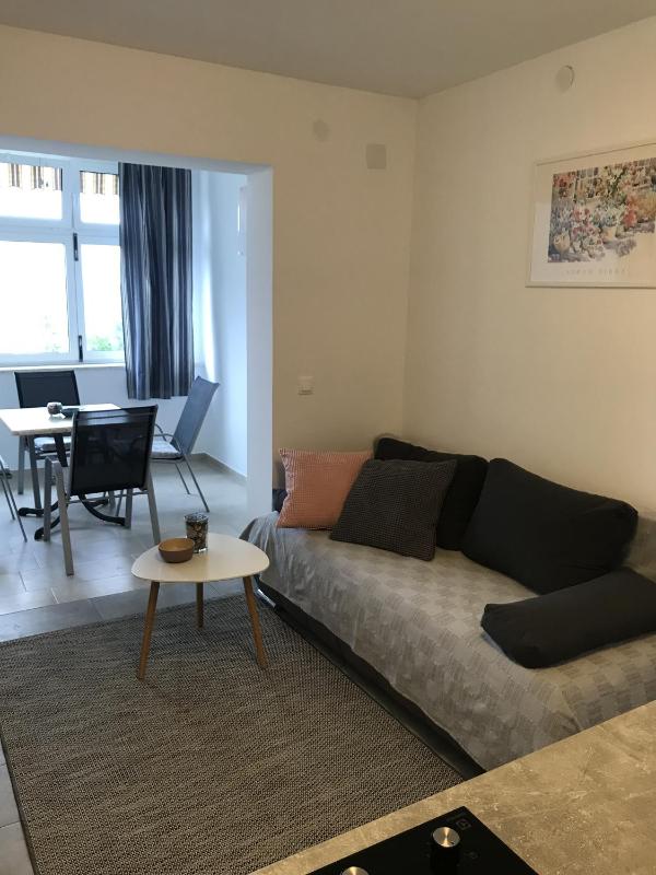 One-Bedroom Apartment image 1