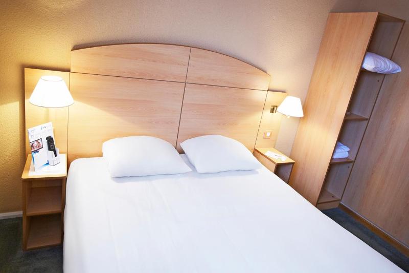 Double Room image 4
