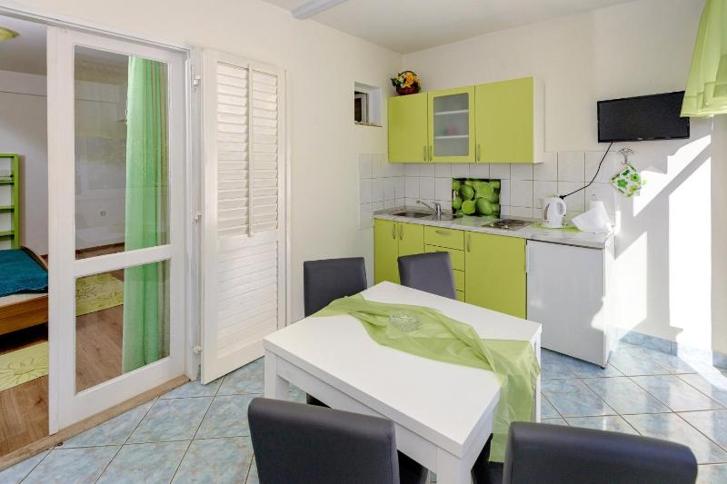 Studio with Terrace image 4