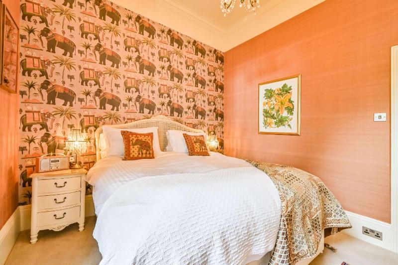 Muntham Luxury Holiday Apartments - image 11