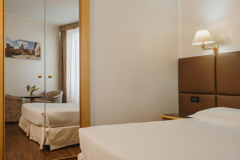 Basic Double Room image 1