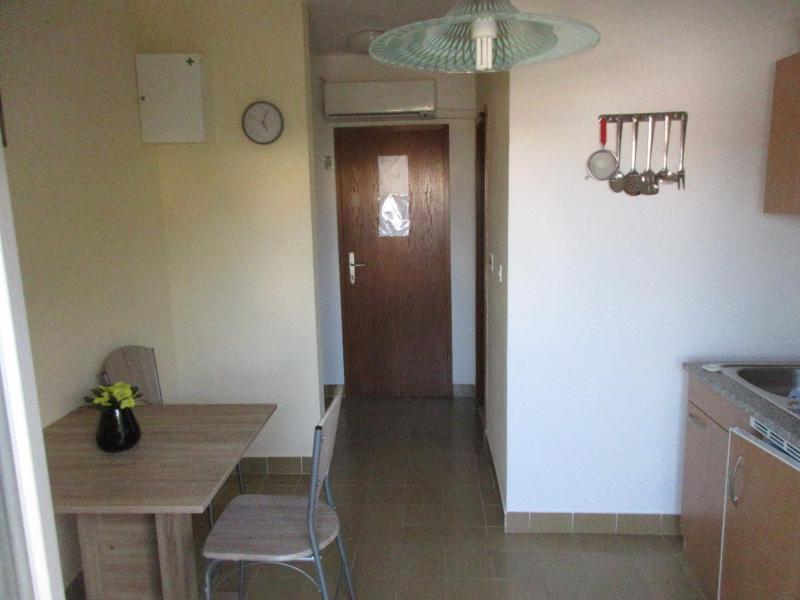One-Bedroom Apartment with Balcony and Sea View image 4
