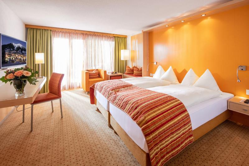 Standard Double Room with Balcony image 4