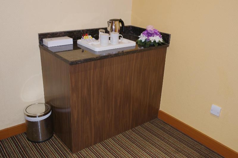 Deluxe King Room image 2