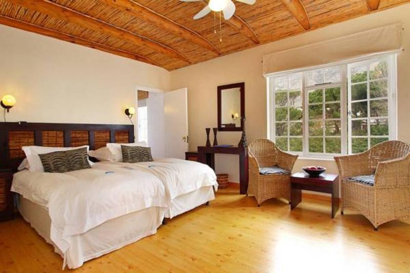 Cape Paradise Lodge and Apartments - image 14
