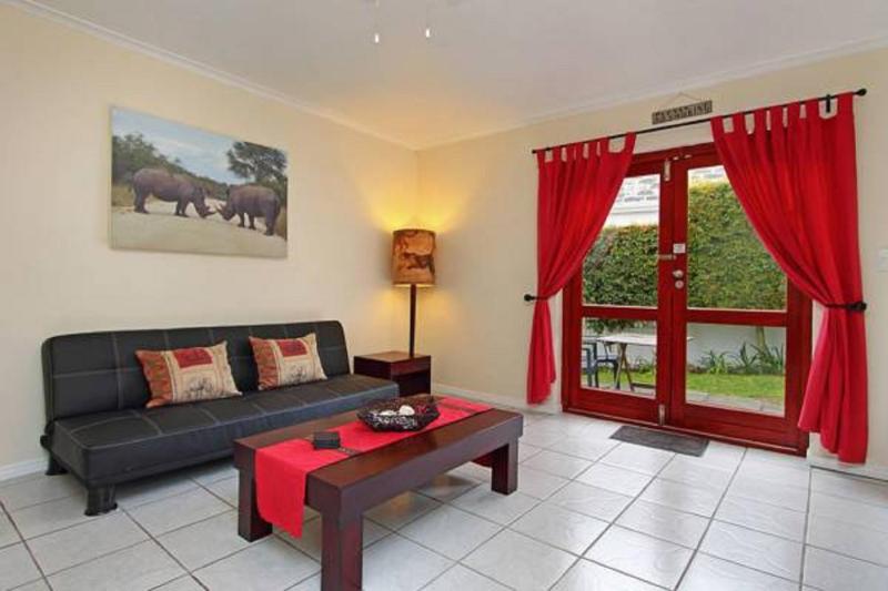Cape Paradise Lodge and Apartments - image 12