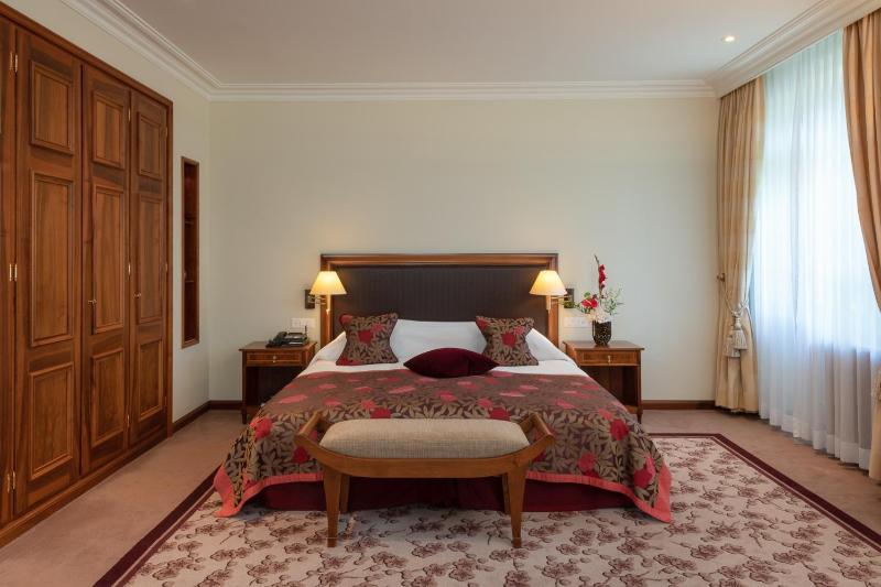 Suite with Lake View image 1