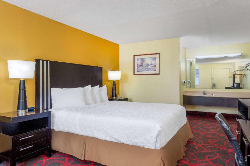 King Room - Mobility Access/Non-Smoking image 3