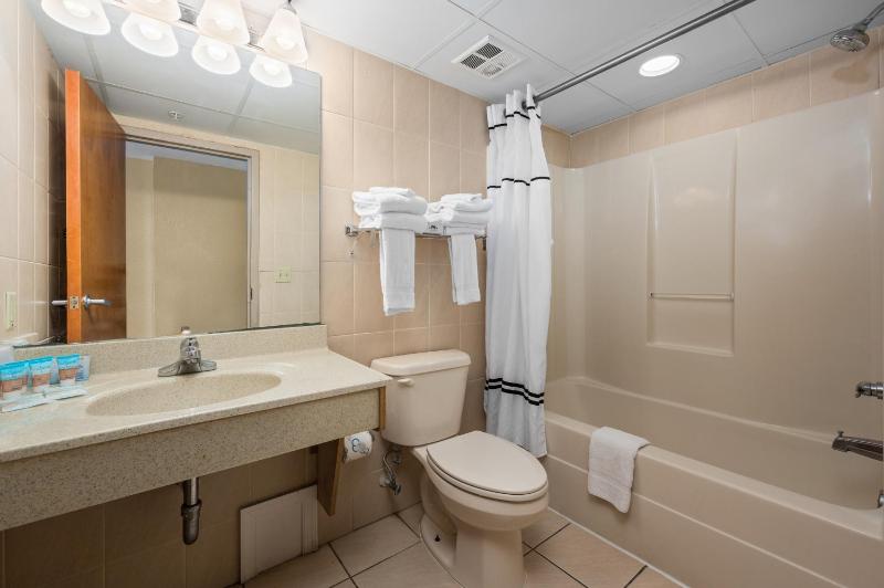 Crystal Beach Hotel - image 10
