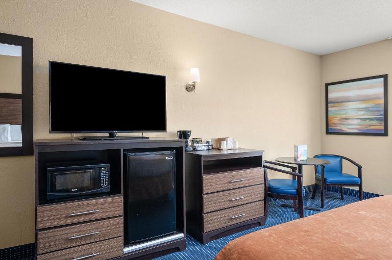Crystal Beach Hotel - image 36