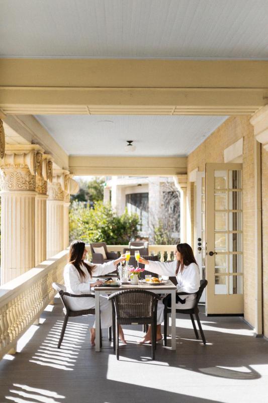 Mansion Petite Suite image 2