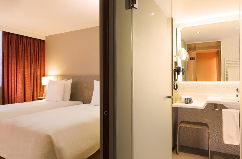 Superior Double or Twin Room image 4