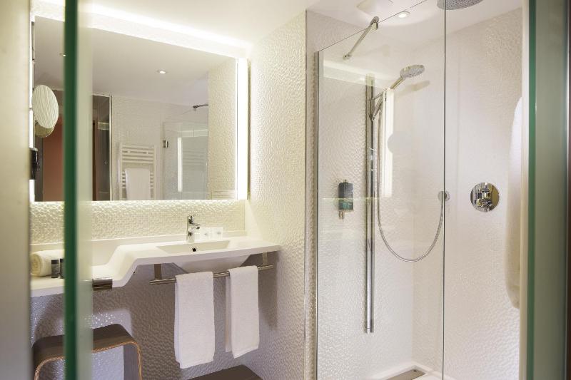 Superior Double or Twin Room image 3