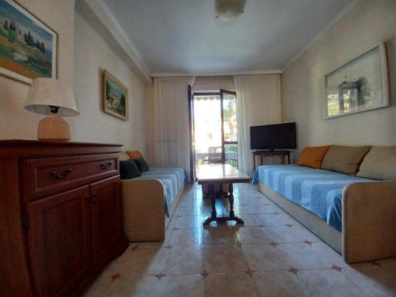 One-Bedroom Apartment with Terrace image 1