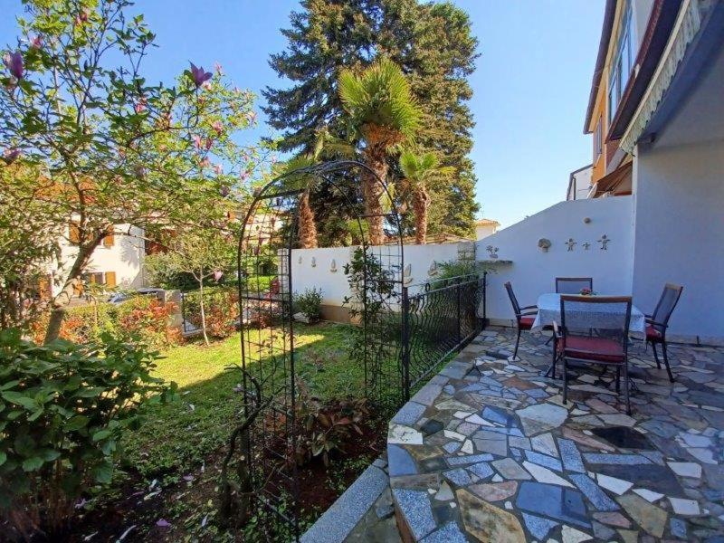 One-Bedroom Apartment with Terrace image 4