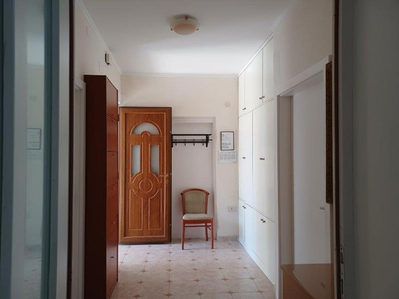 One-Bedroom Apartment with Terrace image 2