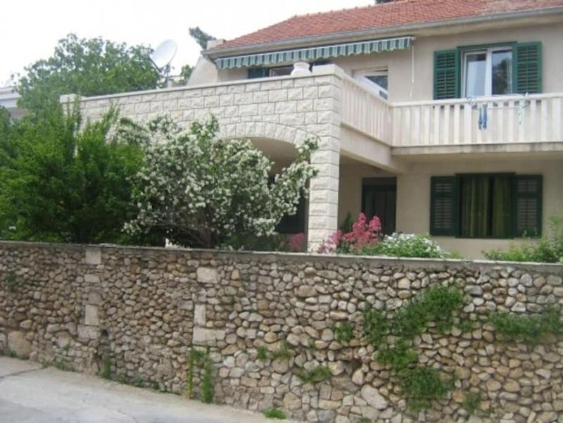 Apartments with parking space Bol Brac - 14124 - image 1