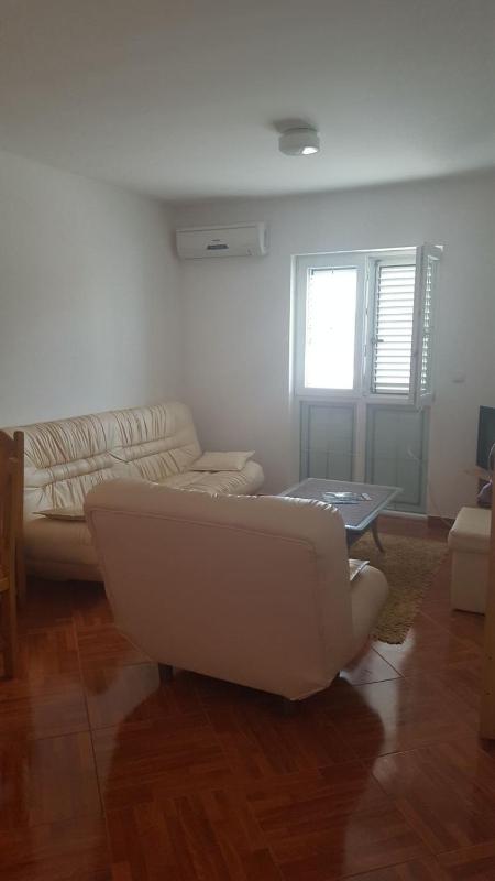 Two-Bedroom Apartment with Balcony image 1