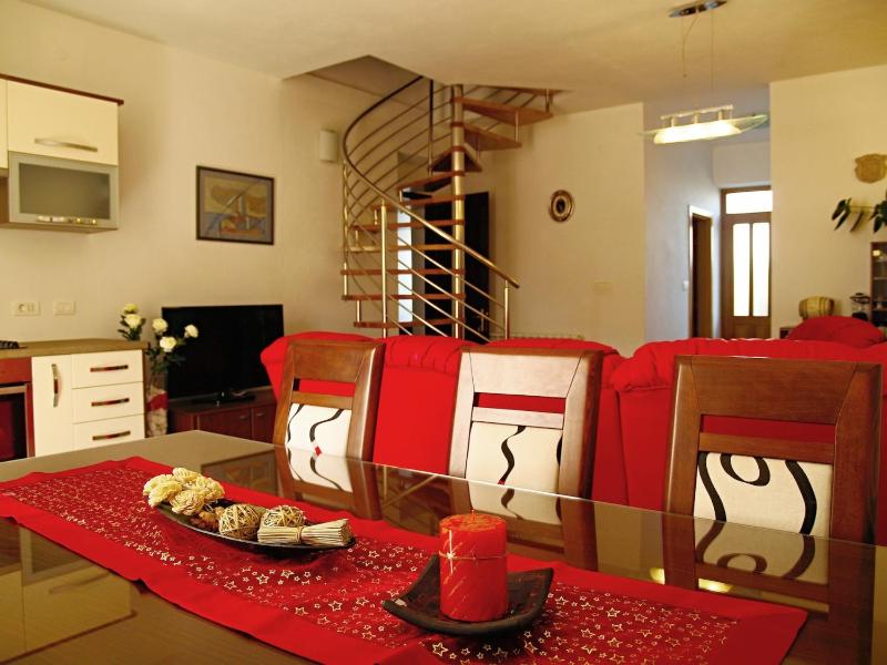 Two-Bedroom Apartment with Terrace image 4