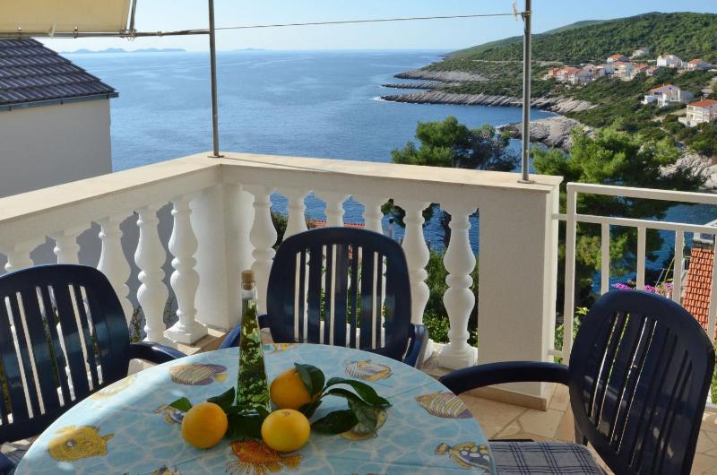 Two-Bedroom Apartment with Terrace and Sea View image 4