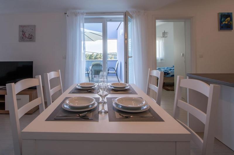 Two-Bedroom Apartment with Terrace and Sea View image 4