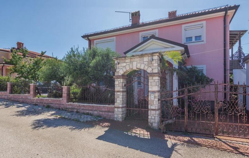 Family-friendly apartments with swimming pool Fratrici Umag - 14384 - image 3