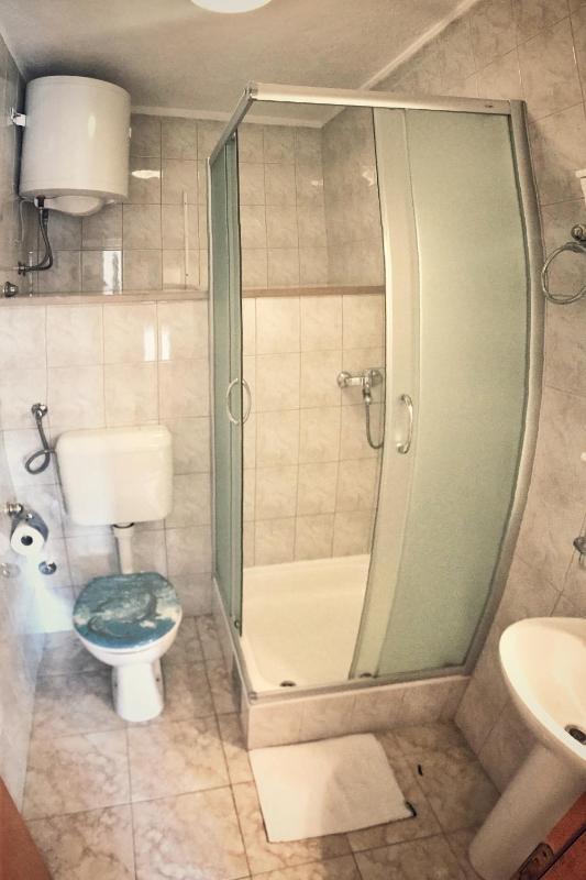 One-Bedroom Apartment with Terrace and Sea View image 4