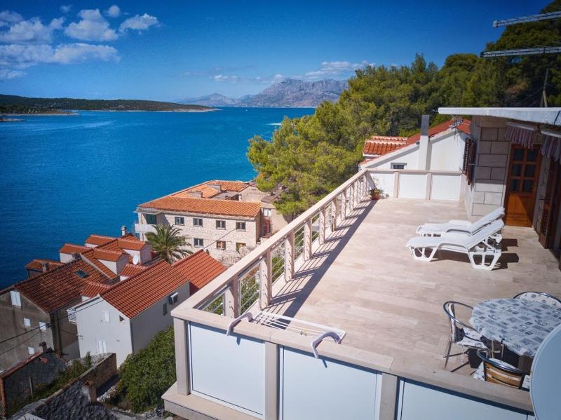 Two-Bedroom Apartment with Terrace and Sea View image 3