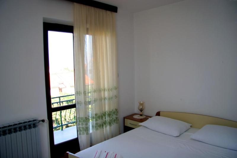 Apartments with parking space Supetar Brac - 14426 - image 11