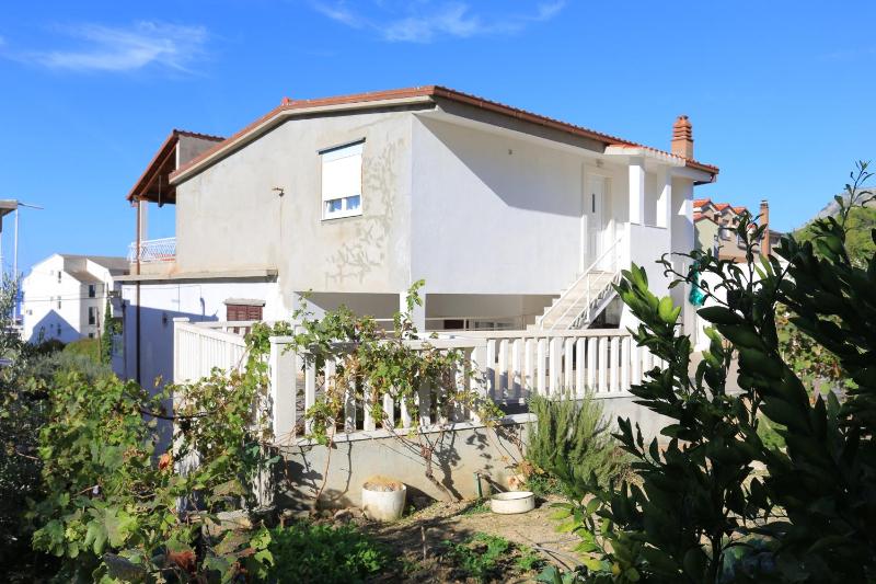 Apartments by the sea Sumpetar Omis - 14450 - image 21