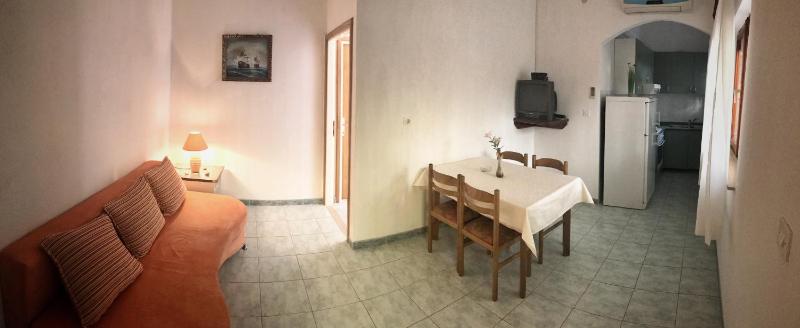 Two-Bedroom Apartment with Balcony and Sea View image 4