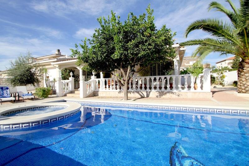 ARENDA Pino Alto Villa Lemon - image 1
