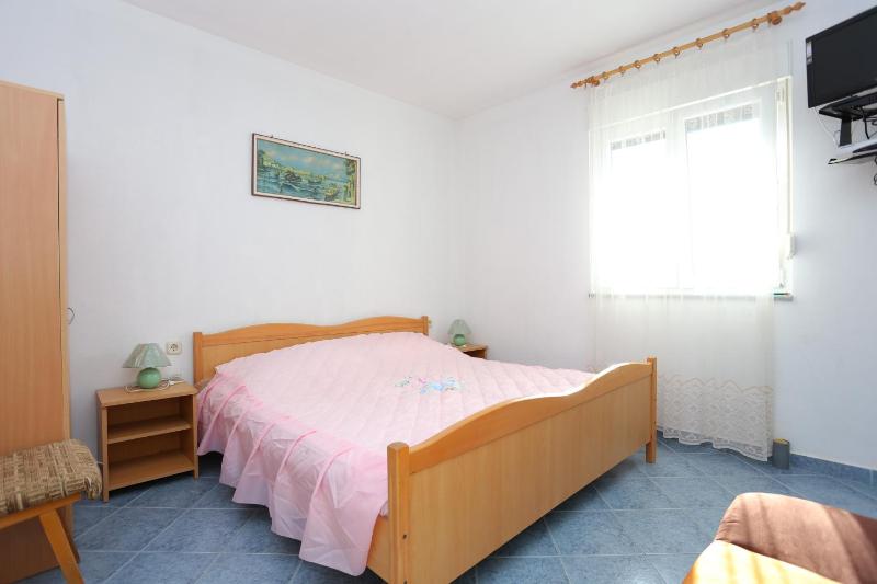 One-Bedroom Apartment with Balcony image 1