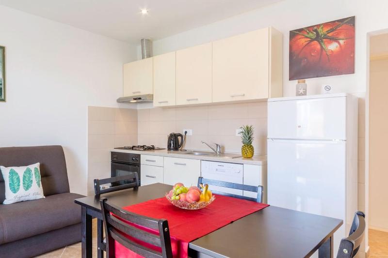 Apartments with parking space Supetar Brac - 16294 - image 3