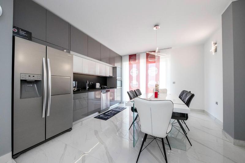 Two-Bedroom Apartment with Terrace and Sea View image 4