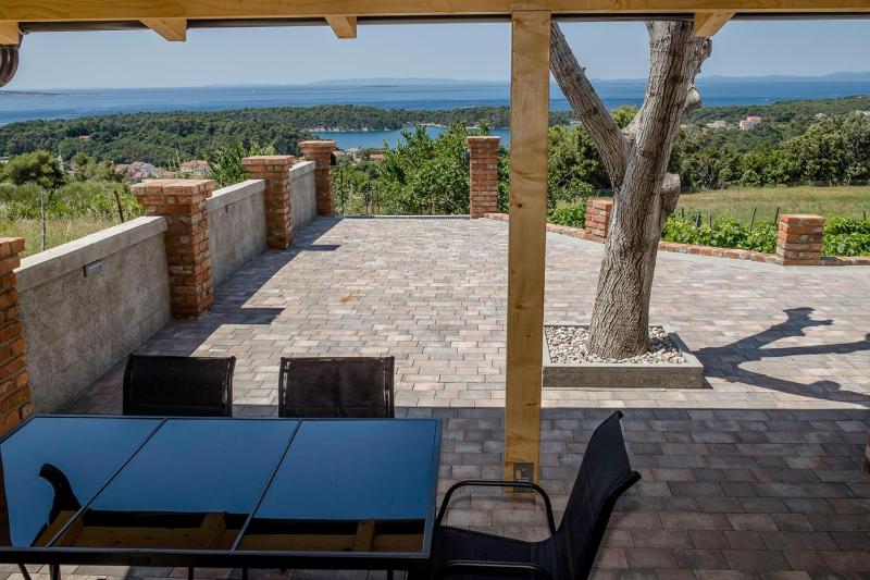 Two-Bedroom Apartment with Terrace and Sea View image 2