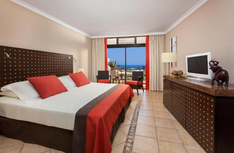 Deluxe Twin Room with Sea View image 1