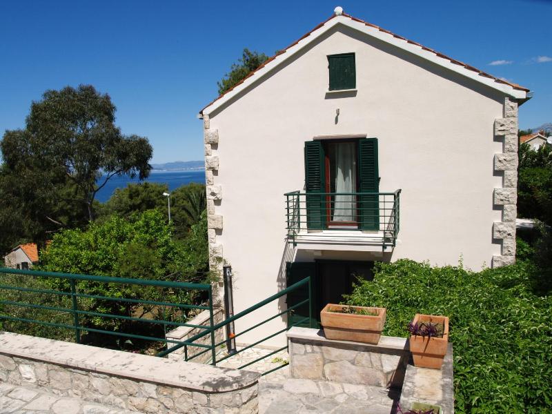 Holiday house with a parking space Splitska Brac - 16530 - image 1