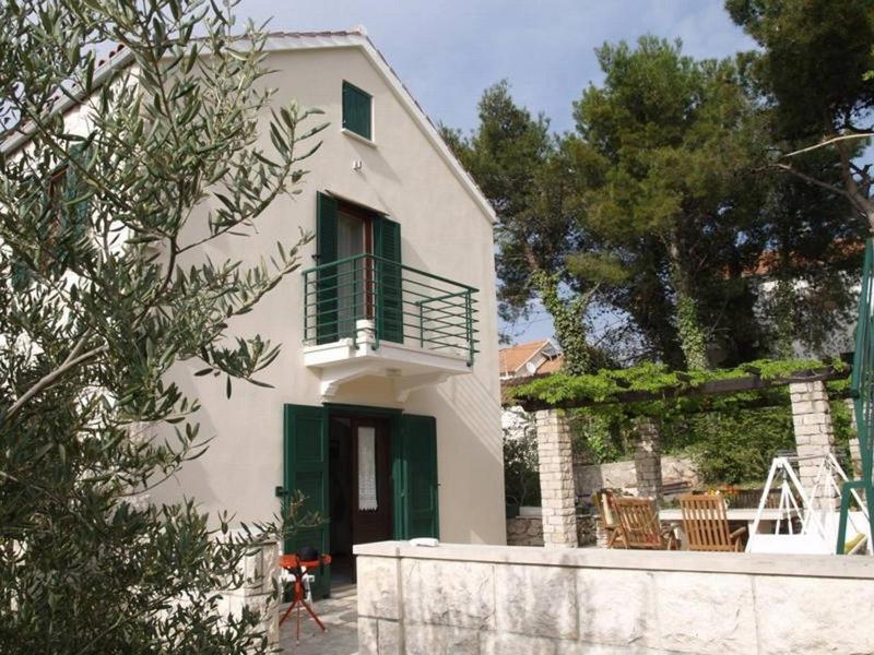 Holiday house with a parking space Splitska Brac - 16530 - image 9