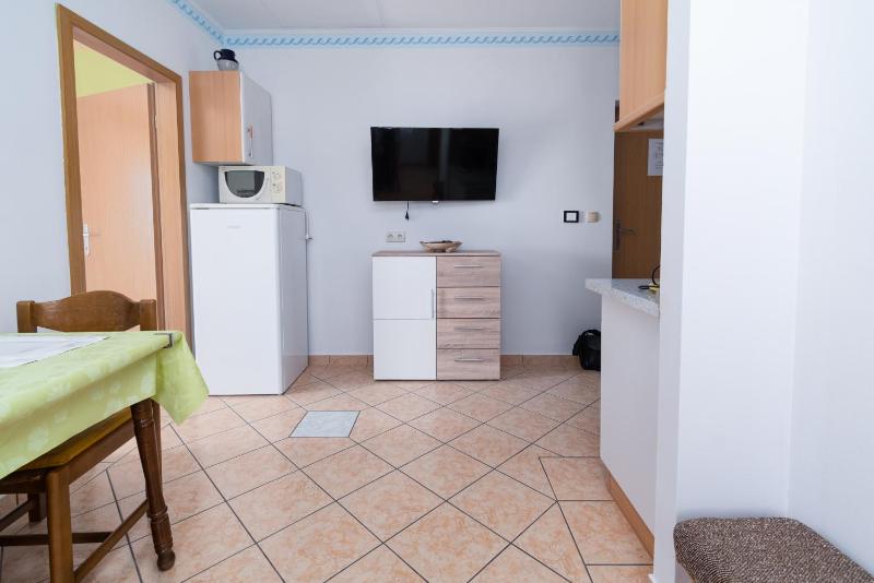 Two-Bedroom Apartment with Balcony and Sea View image 4