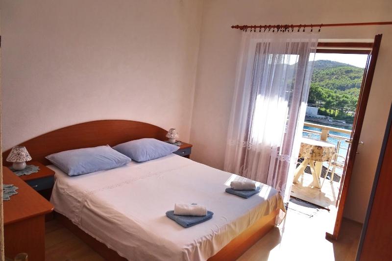 Two-Bedroom Apartment with Balcony and Sea View image 3