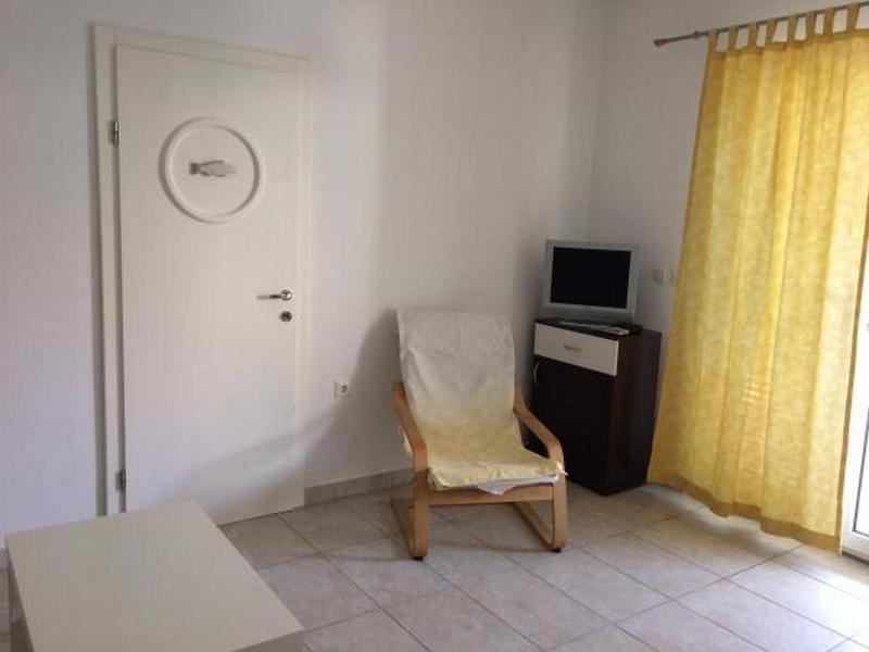 One-Bedroom Apartment with Terrace image 3